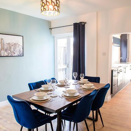 הוילה Stunning House - Sleeps 7 - 5 Mins Walk To Lincoln High Street - Parking - Wifi מראה חיצוני תמונה
