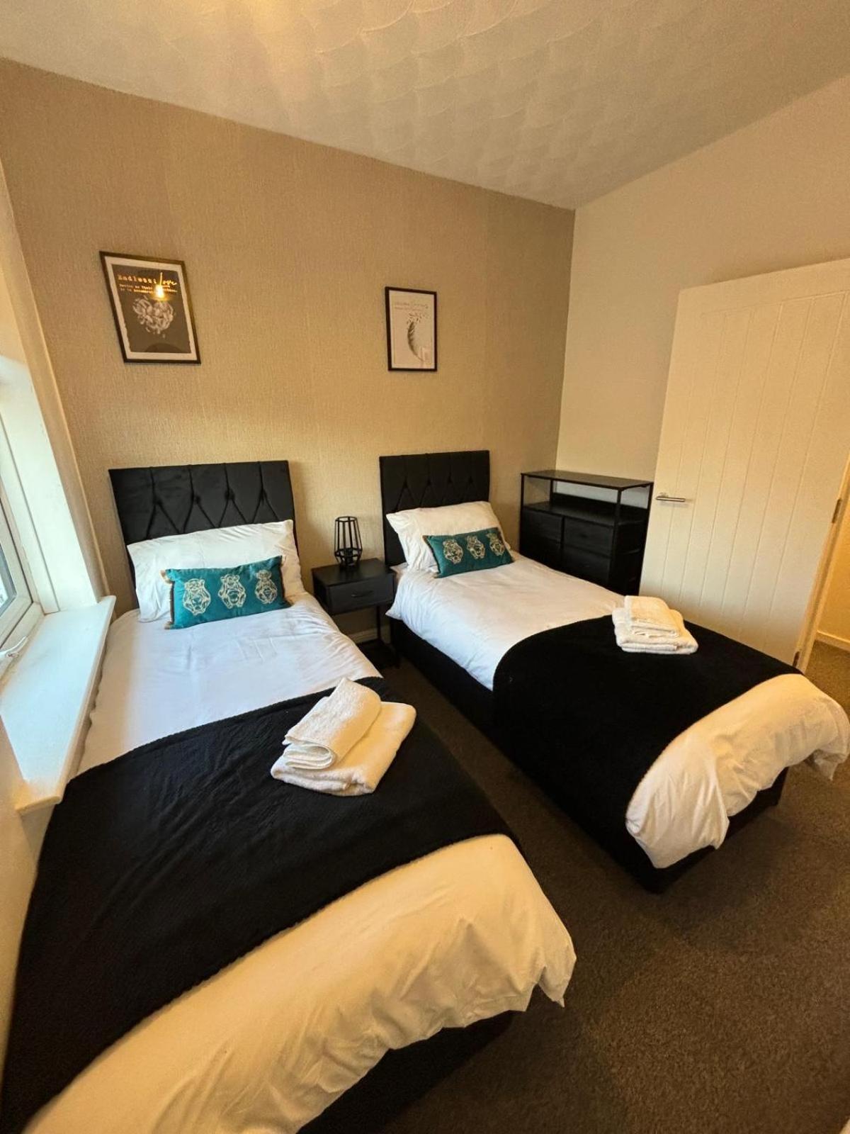 הוילה Stunning House - Sleeps 7 - 5 Mins Walk To Lincoln High Street - Parking - Wifi מראה חיצוני תמונה