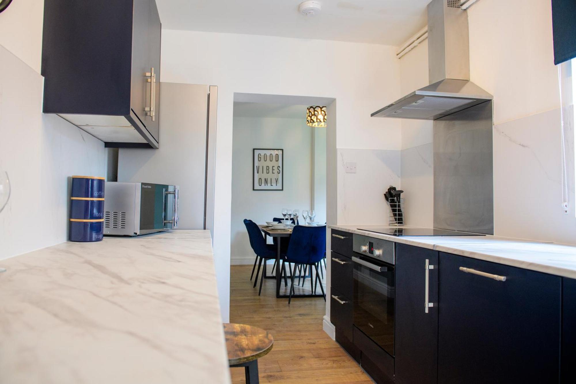 הוילה Stunning House - Sleeps 7 - 5 Mins Walk To Lincoln High Street - Parking - Wifi מראה חיצוני תמונה